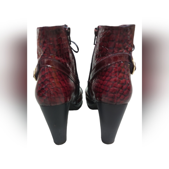 JOSE SAENZ • Burgundy Deep Cherry Patent Bootie - Picture 4 of 9